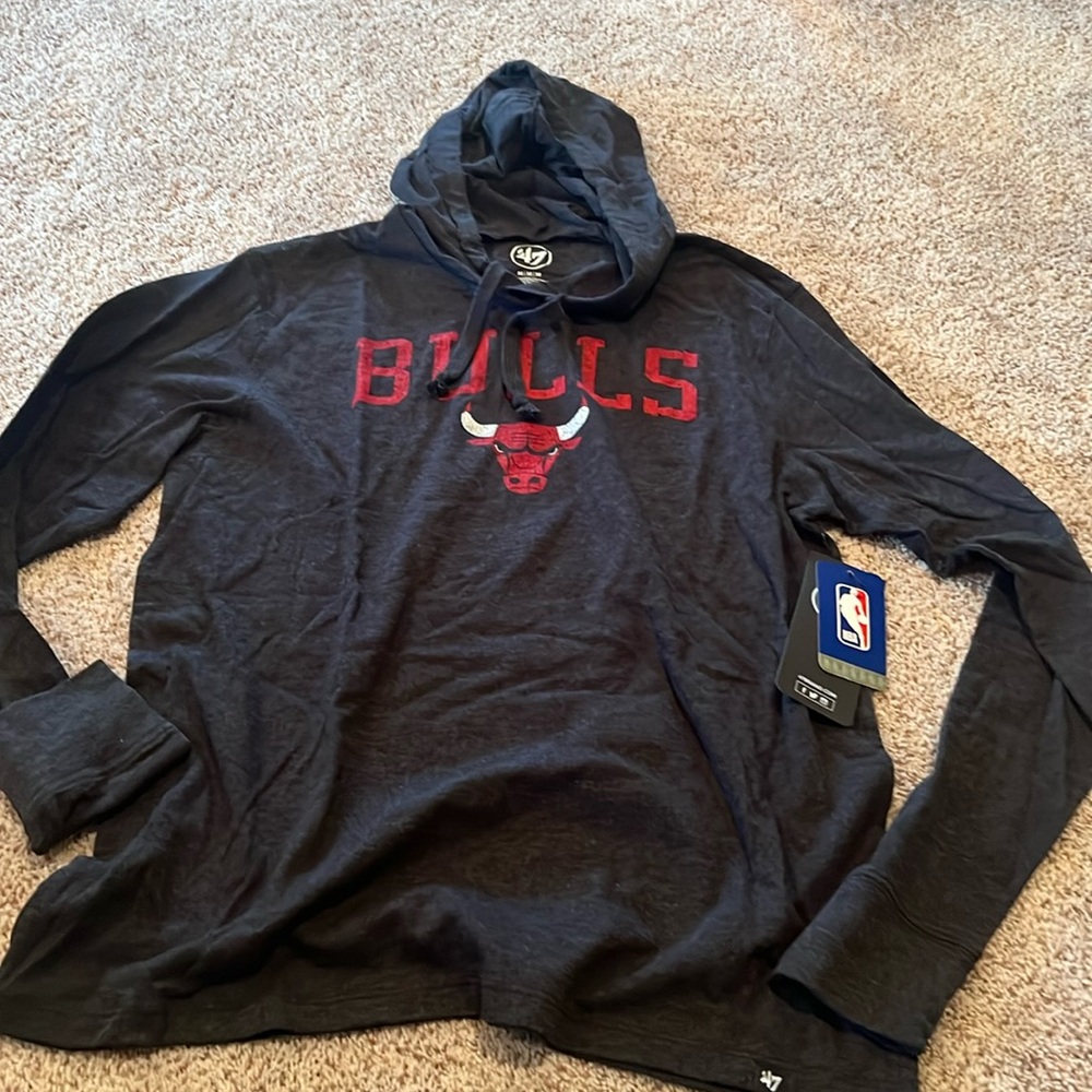 Chicago Bulls lightweight tee shirt hood 47